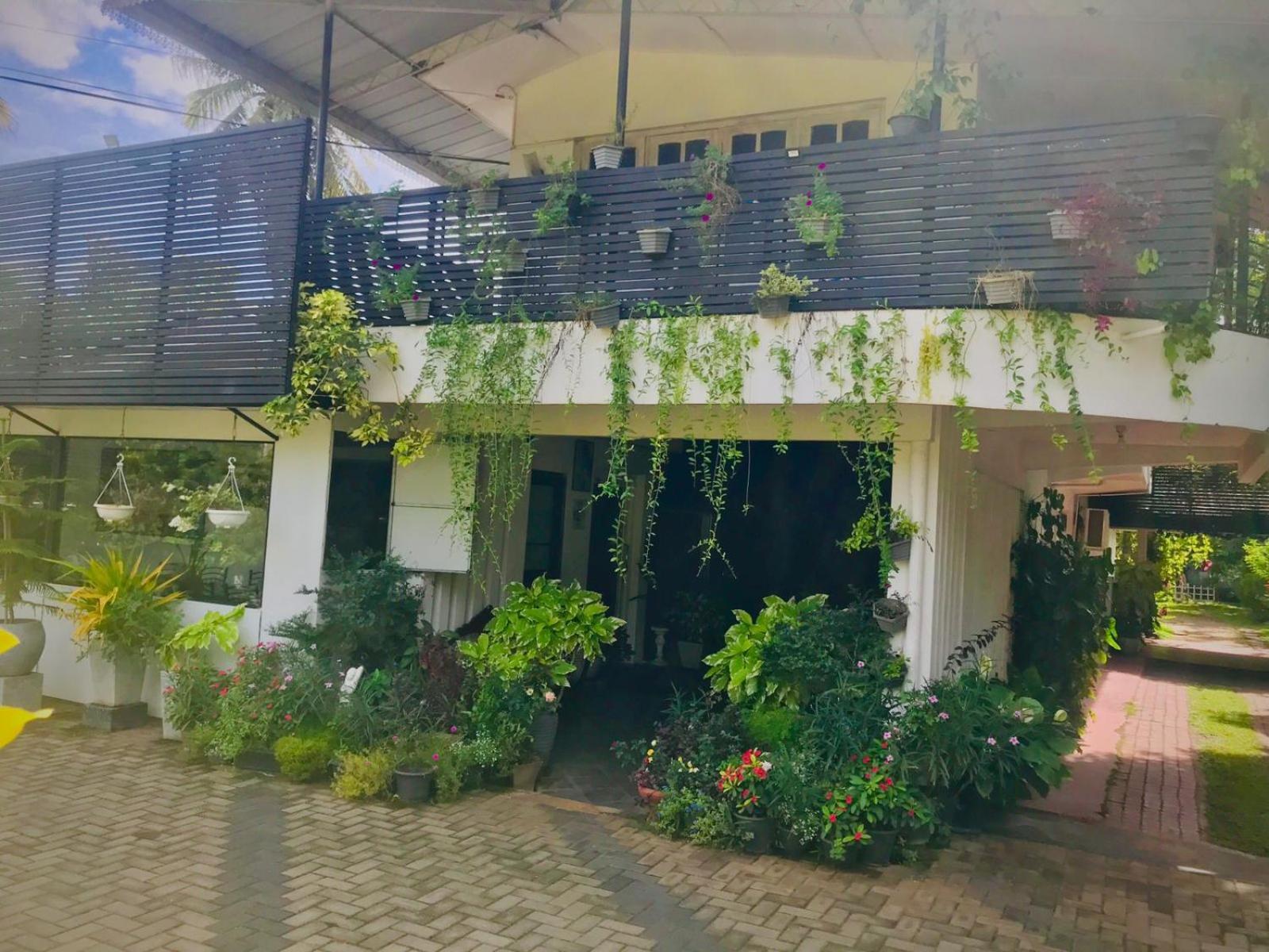 Pinidiya Resort Anurâdhapura Extérieur photo