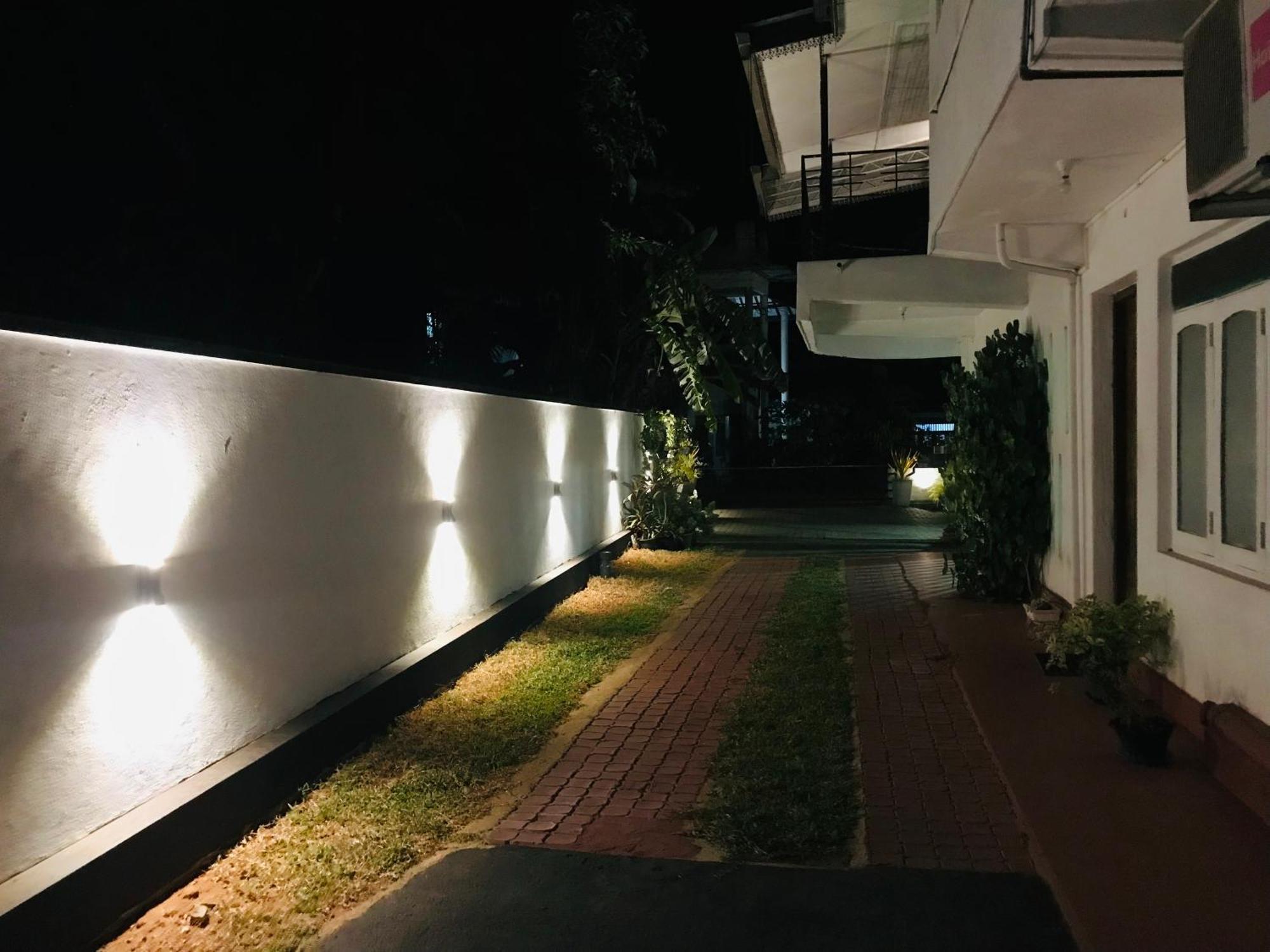 Pinidiya Resort Anurâdhapura Extérieur photo