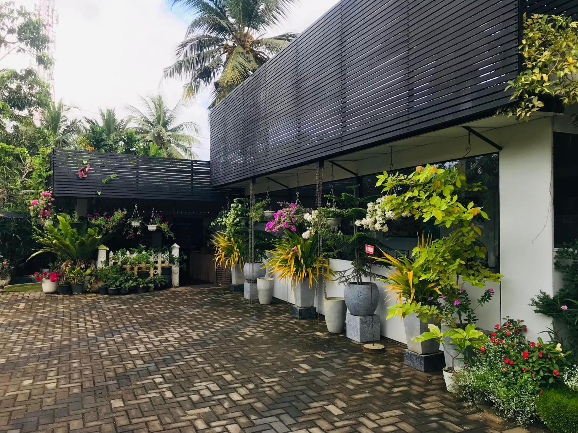 Pinidiya Resort Anurâdhapura Extérieur photo