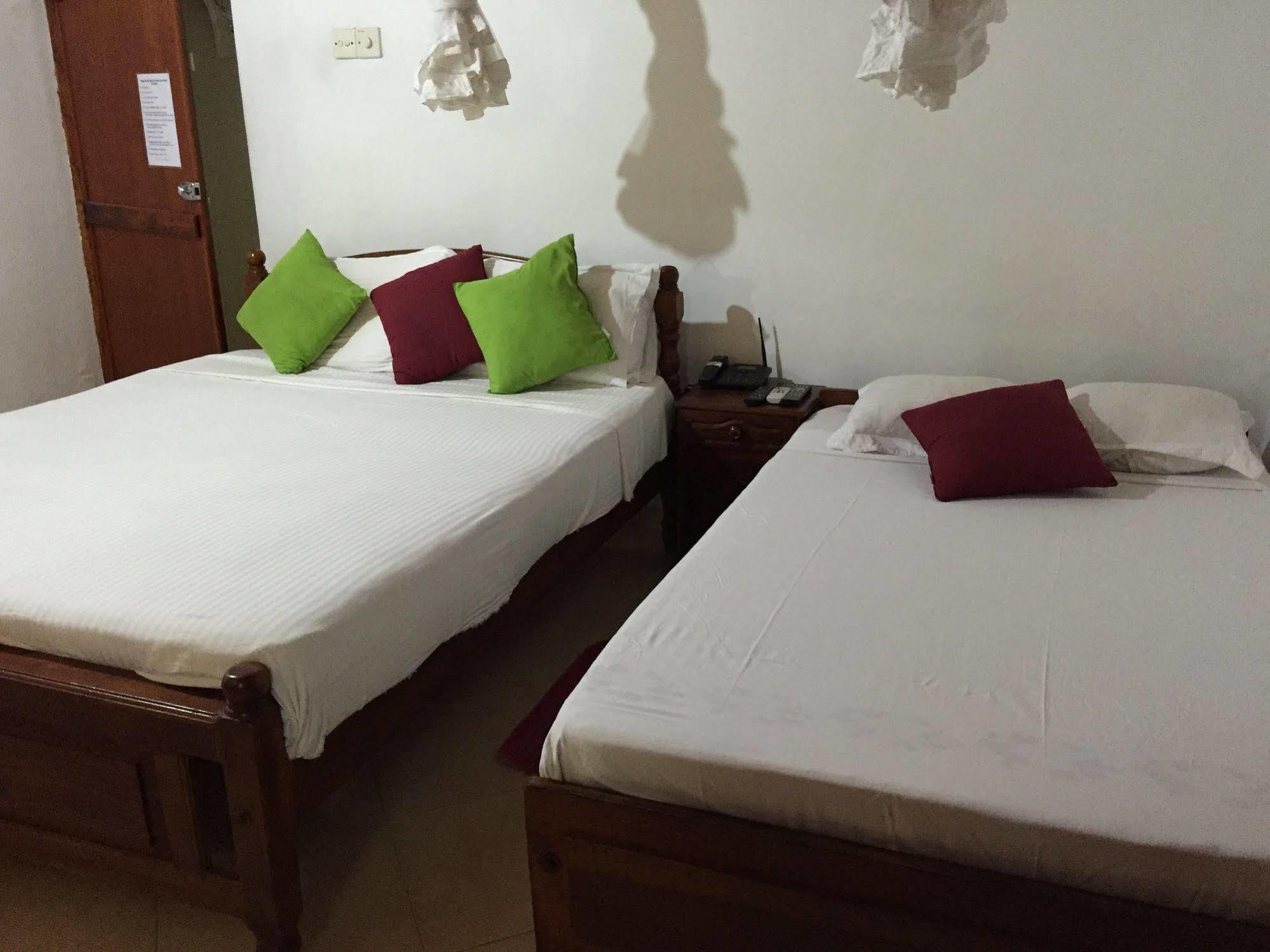 Pinidiya Resort Anurâdhapura Extérieur photo